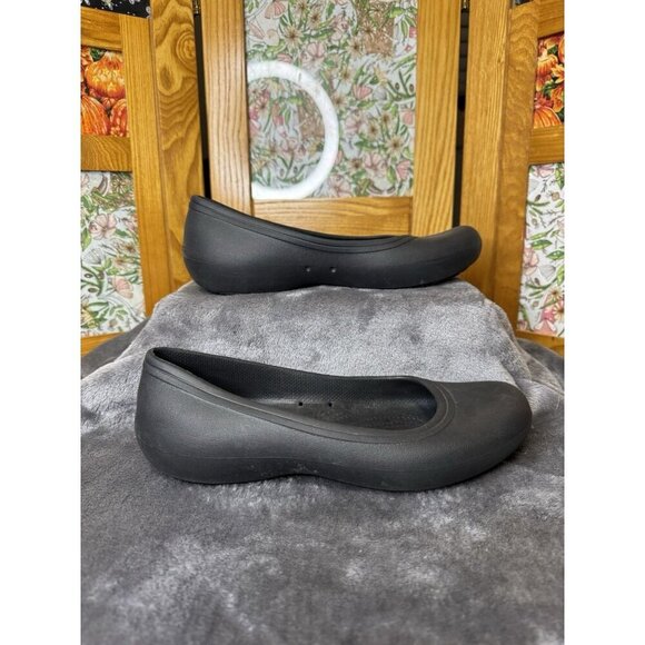 CROCS At Work Flat Women's Size 8 Shoes Black Iconic Comfort Ballet Slip On - Picture 1 of 7
